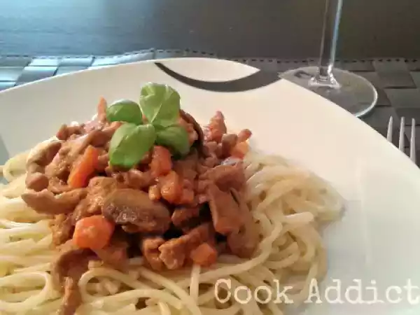 Receita Tirinhas de porco à bolonhesa