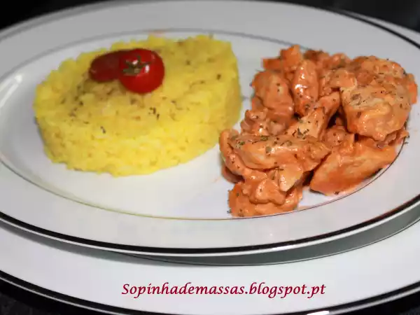 Receita Strogonoff com arroz de açafrão