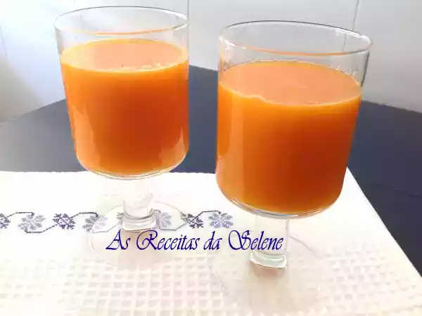 Receita Sumo de manga, laranja e cenoura