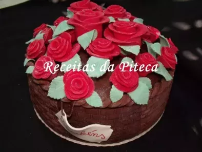 Receita Bolo de aniversário “cesta de rosas vermelhas”