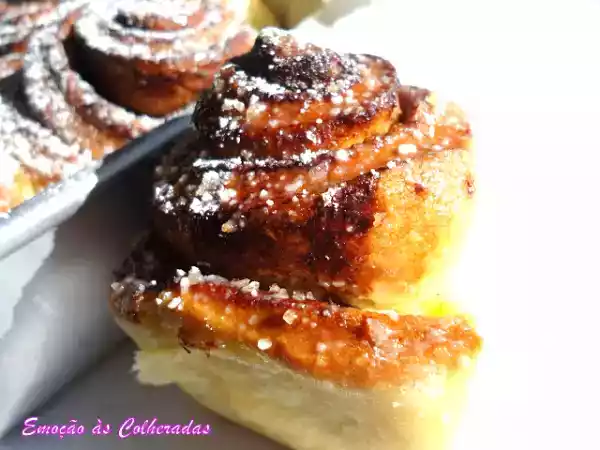 Receita Caracóis de canela ou cinnamon rolls