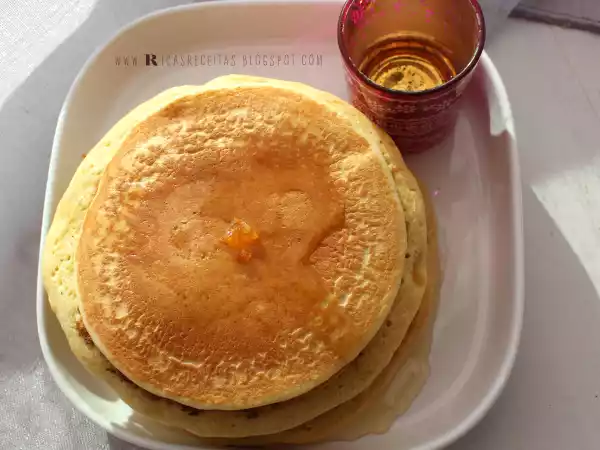 Receita Panquecas de lima com calda de tangerina