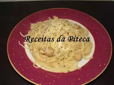 Receita Esparguete com molho de cogumelos e anchovas