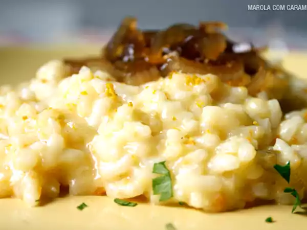Receita Risoto de limão siciliano e cebolas carameladas