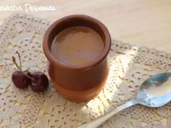 Receita Mousse de chocolate com menta, café e cardamomo