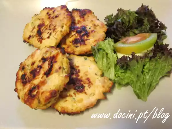 Receita Hambúrgueres de frango com caril no forno