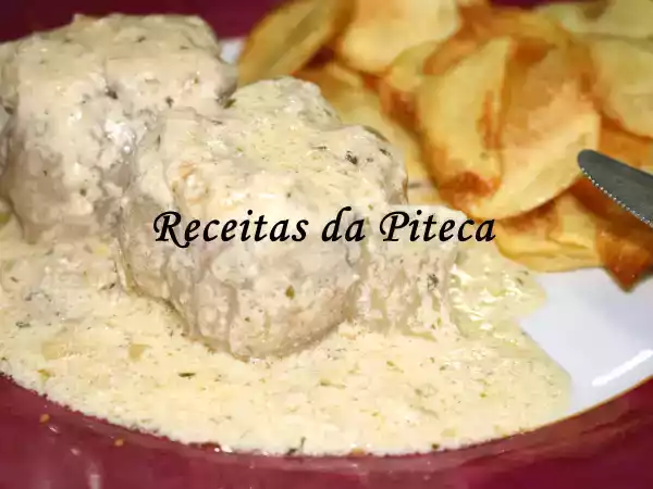 Receita Popietes com molho de cerveja e natas