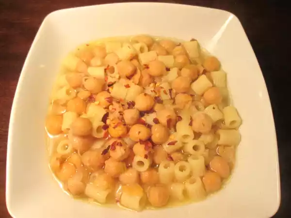 Receita Macarrão com grão de bico (pasta con ceci)