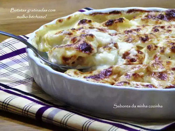 Receita Batatas gratinadas com molho bechamel