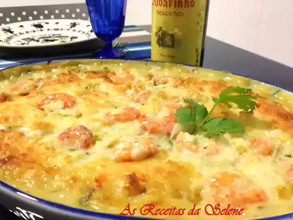 Receita Bacalhau gratinado com camarão na yammi