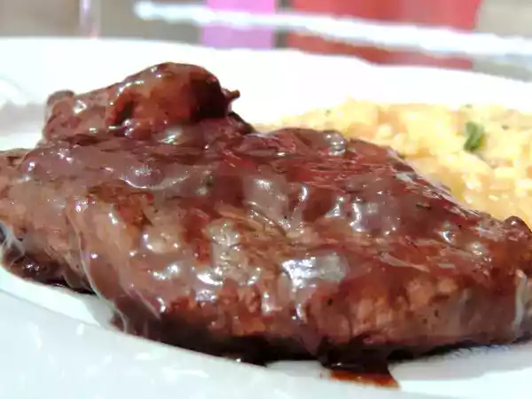 Receita Filé mignon ao molho de vinho