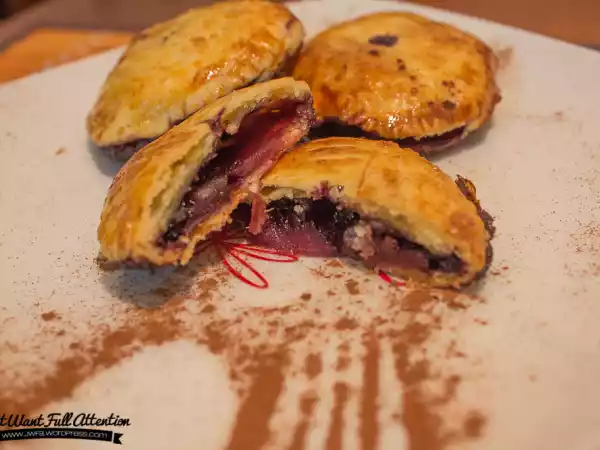Receita Folhadinhos de maçã com doce de bagas de sabugueiro