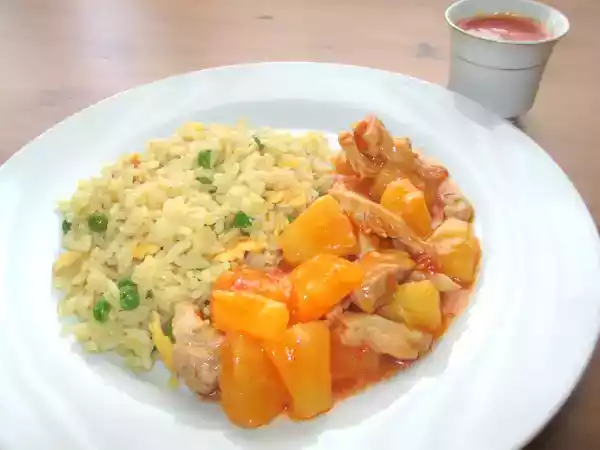 Receita Frango com ananás com molho agridoce e arroz chau-chau