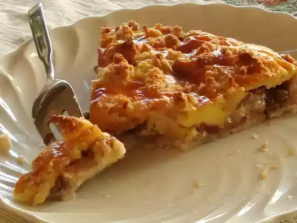 Receita Bolo de ameixa com streusel de massapão