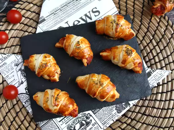 Receita Mini croissants pizza de queijo e fiambre