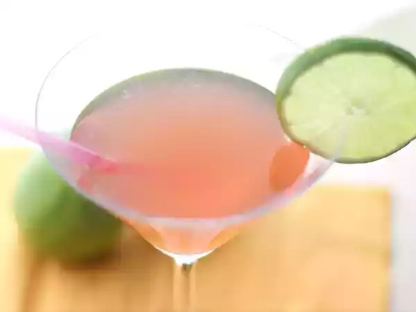 Receita Cosmopolitan ao sumo/suco de cranberry
