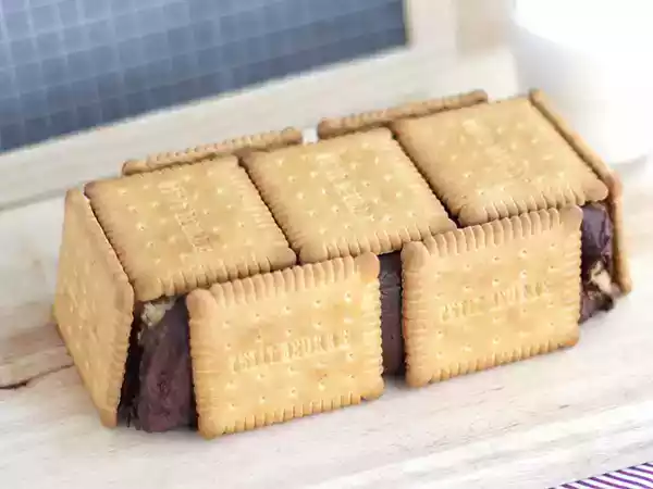 Receita Bolo de bolachas e chocolate