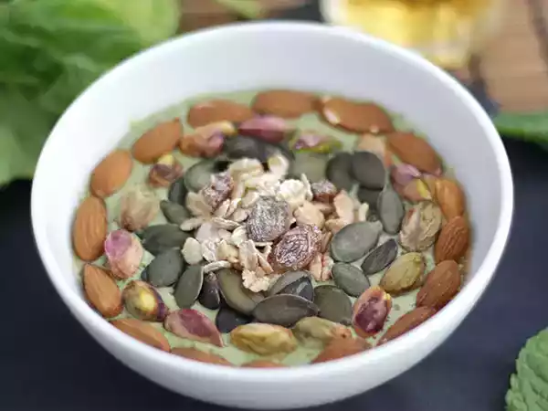 Receita Smoothie bowl kiwi espinafres