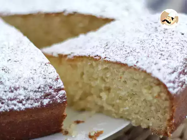 Receita Bolo de iogurte natural, fofinho e fácil a preparar
