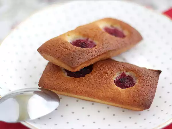 Receita Financiers de framboesa - receita fácil e em vídeo