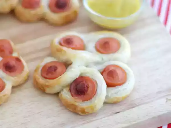 Receita Flor folhada de salsicha