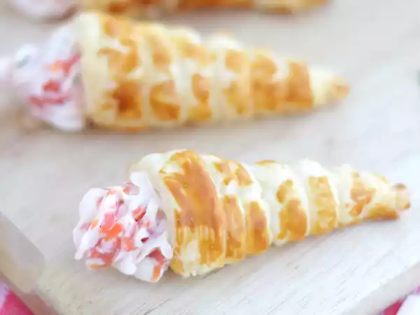 Receita Cones folhados de salmão e cebolinho/a