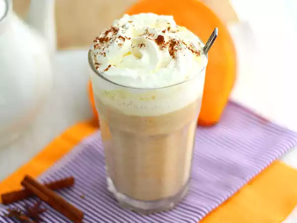 Receita Pumpkin spice latte - café com leite e abóbora