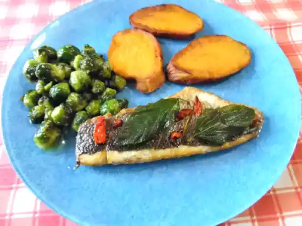 Receita Lombinhos de robalo com chips de batata-doce