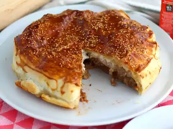 Receita Empadão/torta de hamburguer