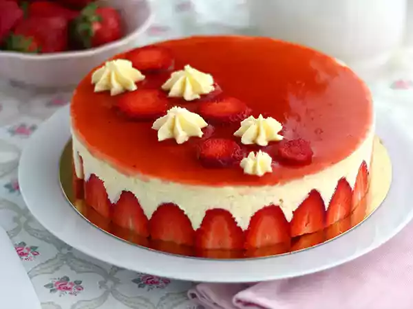 Receita Fraisier, o bolo de morango dos franceses