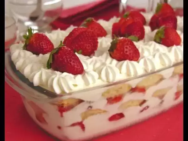 Receita Taça de morangos e chantilly