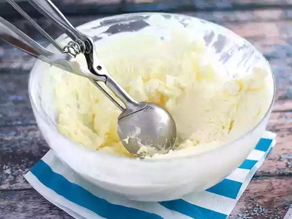 Receita Sorvete caseiro de leite condensado (simples e fácil)