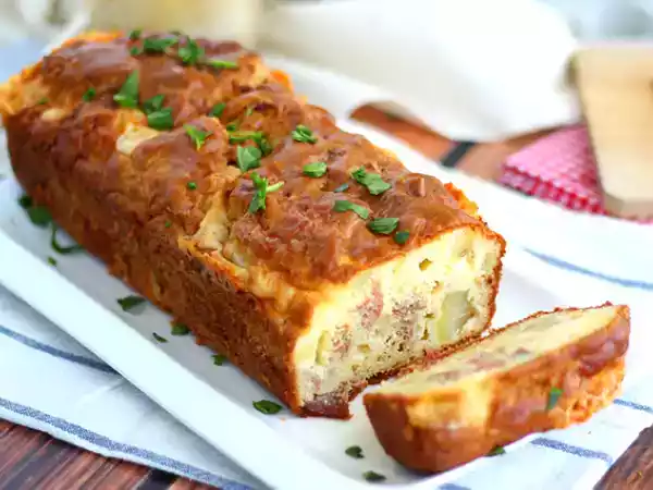Receita Bolo salgado, bolo com queijo raclette