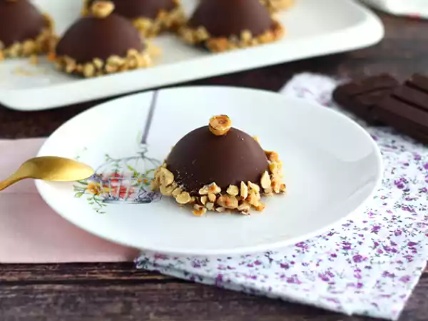 Receita Domos de chocolate e avelã