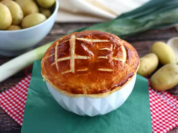Receita Sopa de alho-poró e batata com massa folhada