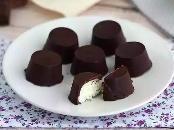 Receita Bombom de beijinho (leite condensado e coco)