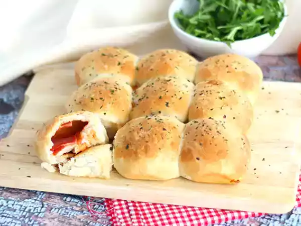 Receita Pizza buns (pãezinhos recheados de queijo e presunto)