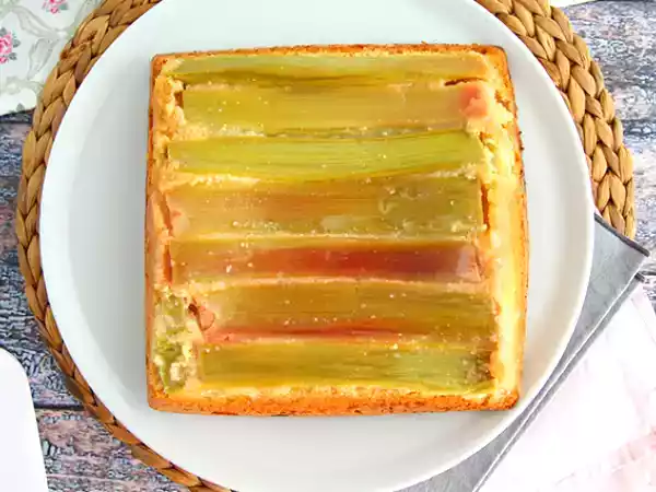 Receita Bolo de ruibarbo fácil