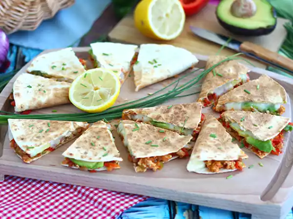 Receita Quesadillas de frango e abacate
