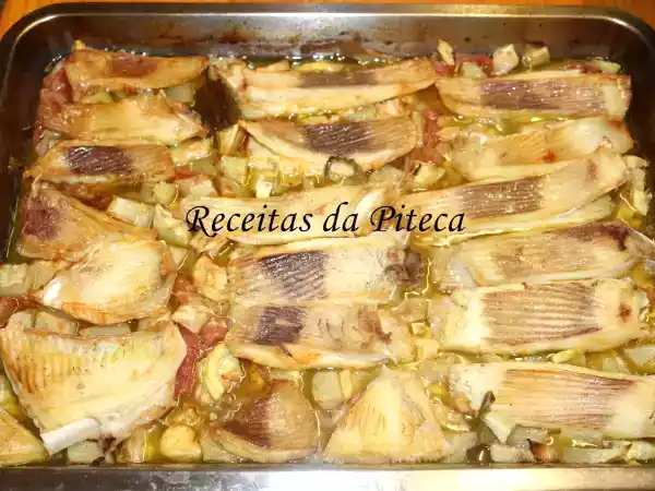 Receita Raia assada em cama de legumes