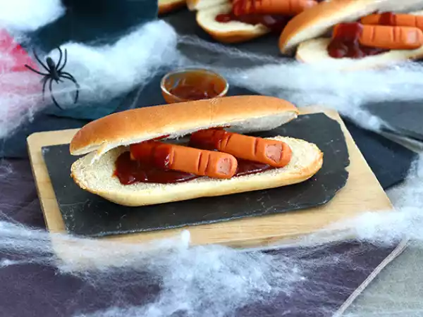 Receita Hot dog de dedos de salsichas (halloween)