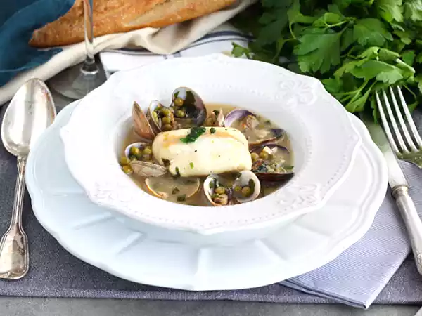 Receita Pescada com amêijoas e ervilhas