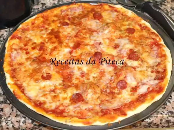 Receita Pizza de fiambre e linguiça