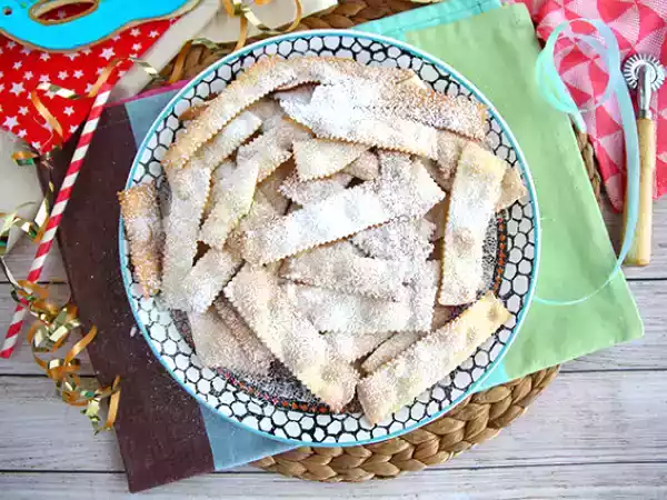 Receita Chiacchiere, bolinhos de carnaval italiano
