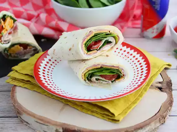 Receita Wrap de queijo cheddar, presunto e espinafre