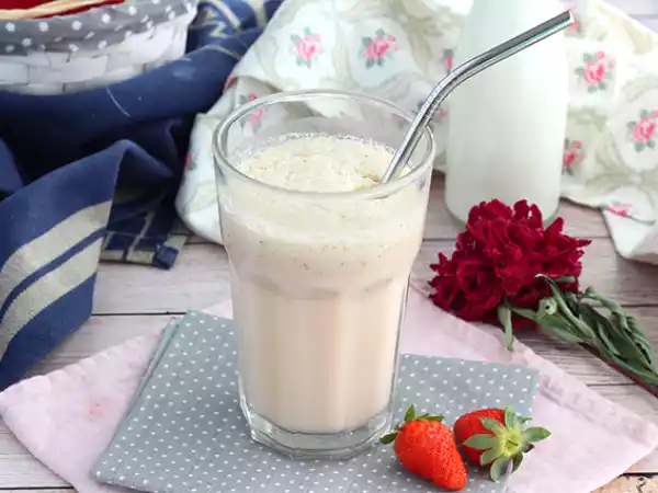 Receita Milkshake de morango e baunilha