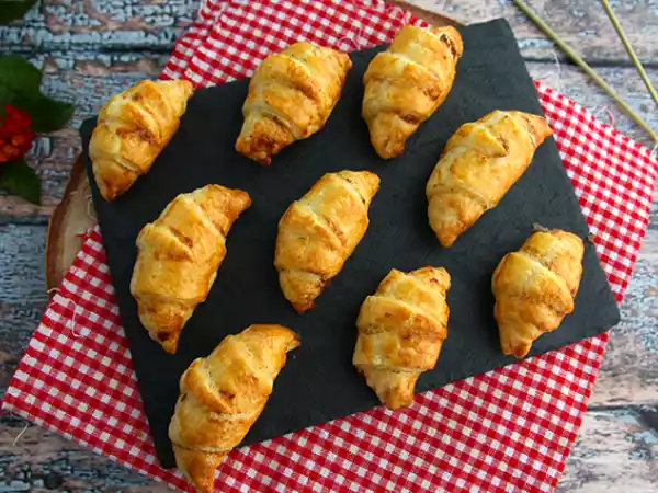 Receita Mini croissant folhado (queijo e fiambre)