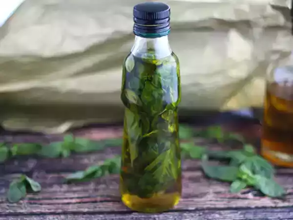 Receita Azeite aromatizado (com manjericão)