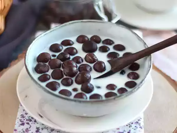 Receita Bolas de cereais e chocolate, tipo nesquik
