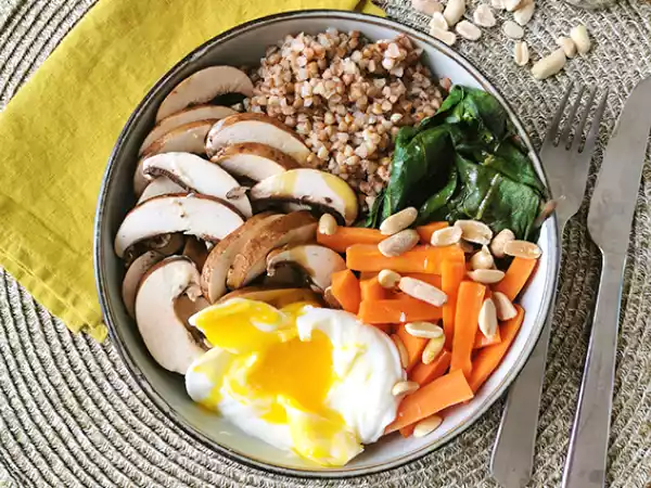Receita Buddha bowl com ovo poché
